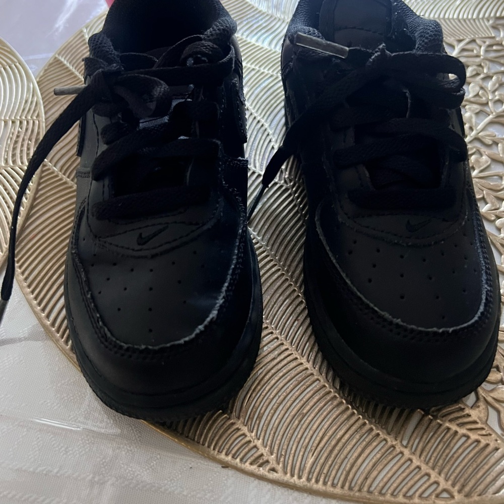 Nike Men's Black Sneakers